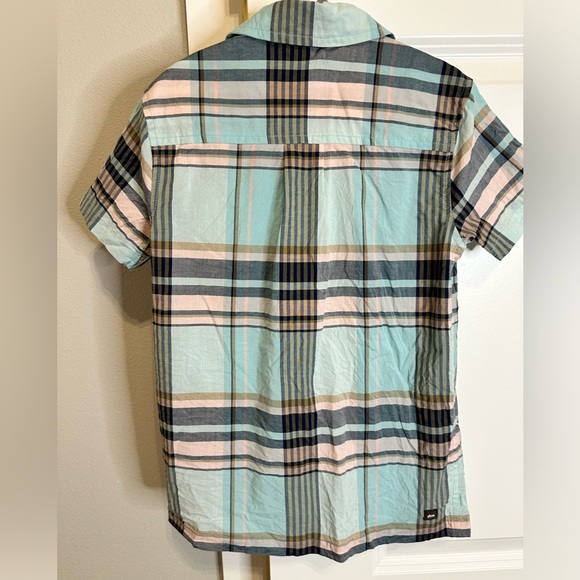 Tea Collection Boys Button down short sleeve shirt - Picture 2 of 3